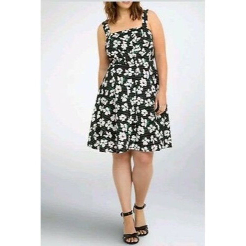Torrid Black and White Floral Skater Dress Size 24